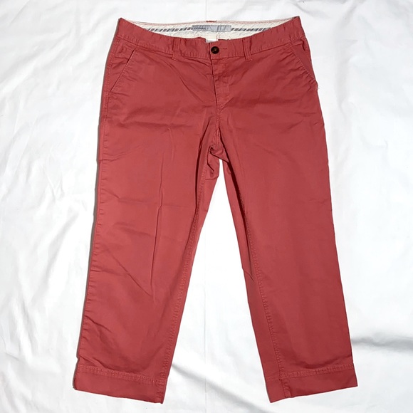 Old Navy Pants - Old Navy Chino Perfect Capri. Size 8.